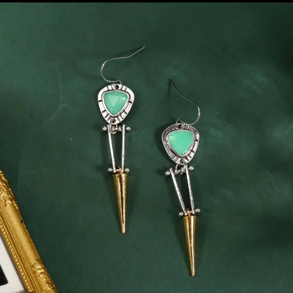 ✨New✨ Boho Dangling Earrings - Picture 2 of 3